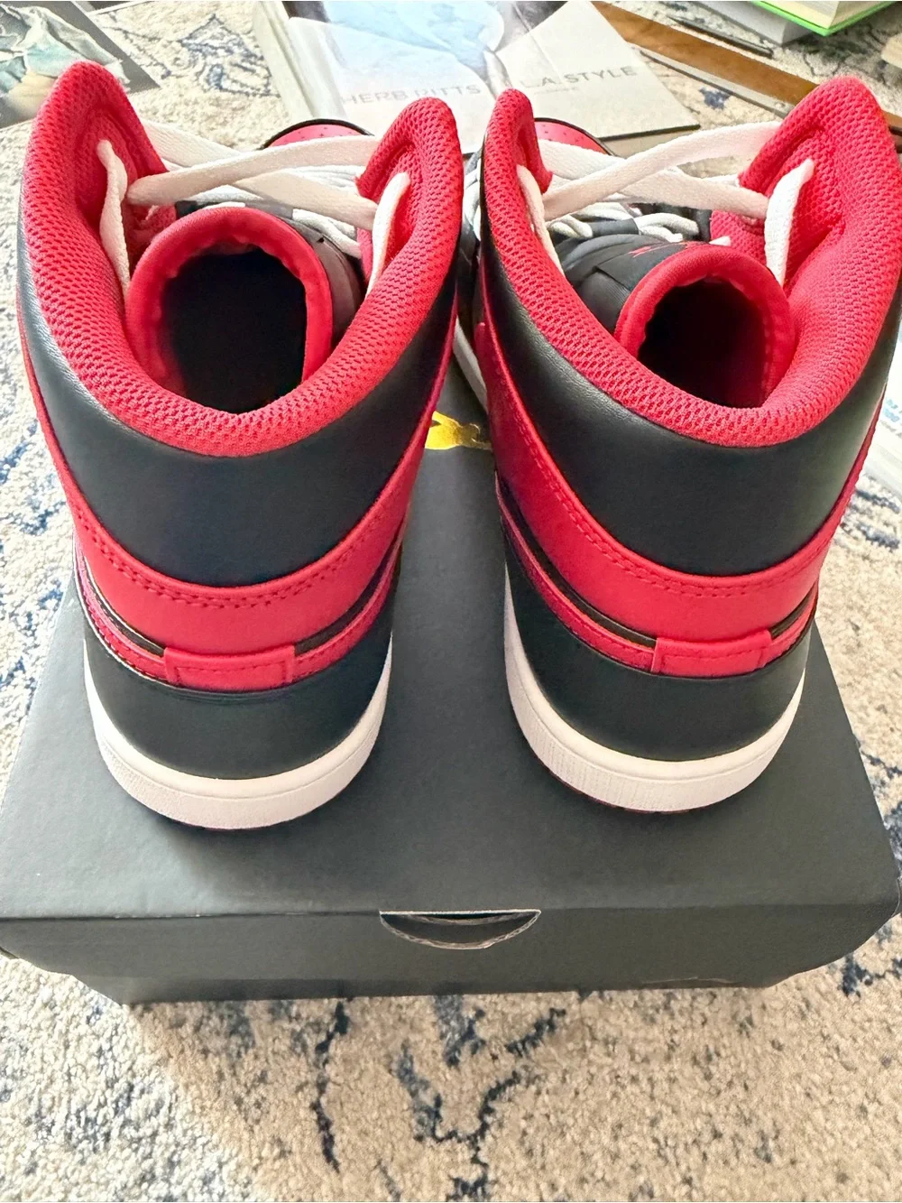 2022 Air Jordan 1 Mid 'Alternate Bred'